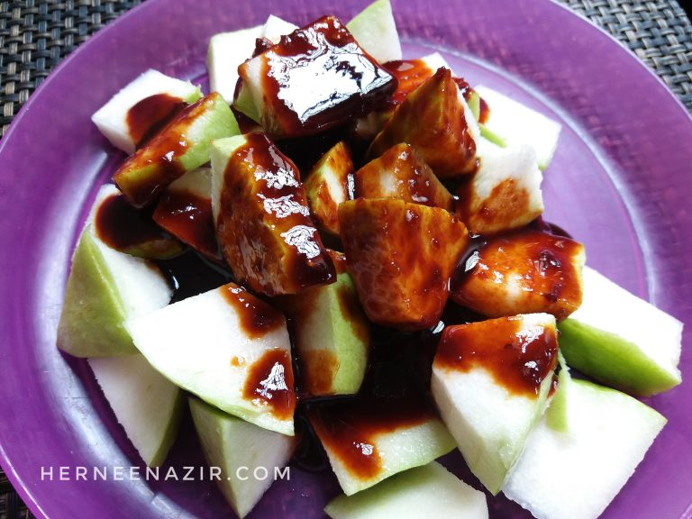 Kudapan Petang.. Jambu Batu Kuah Rojak