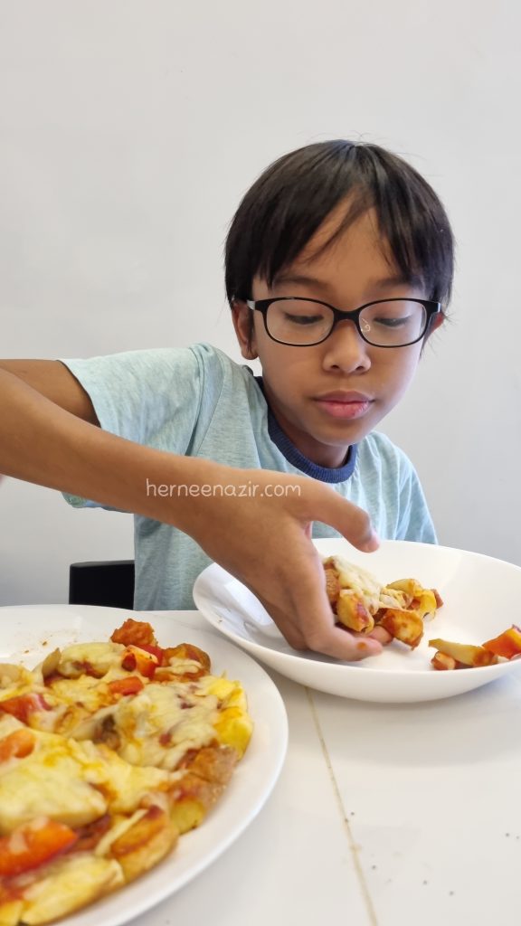 Beef Pepperoni Pizza Roti Gardenia