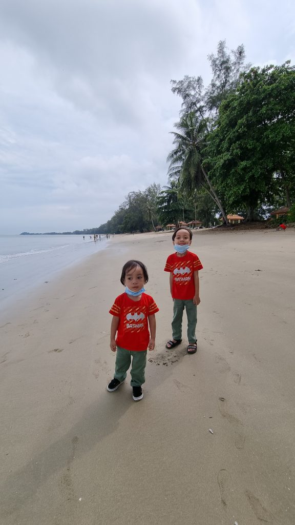 Bersantai di Pantai Arked D'Punggai Pengerang