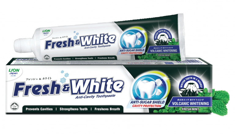 Senyuman Sinar Berkilau Dalam Hanya 14 Hari dengan Ubat Gigi Baharu Fresh & White Volcanic Whitening