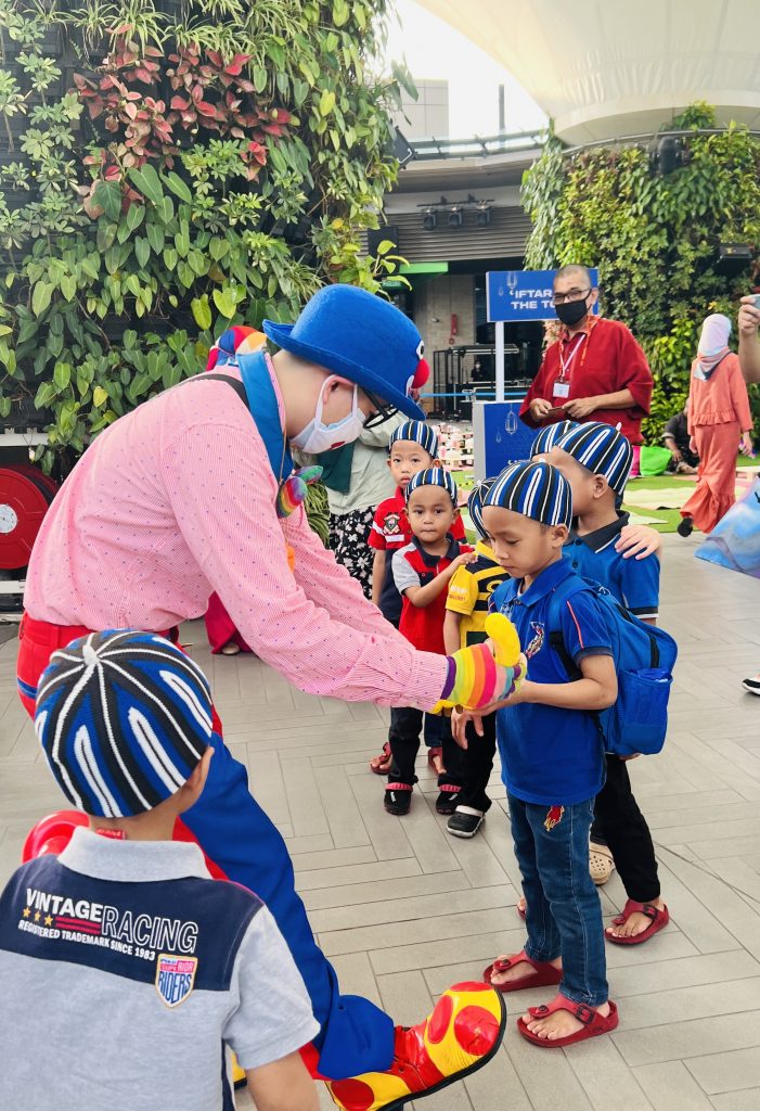 Toppen Shopping Centre Committed In Giving Back To The Community This Ramadan 