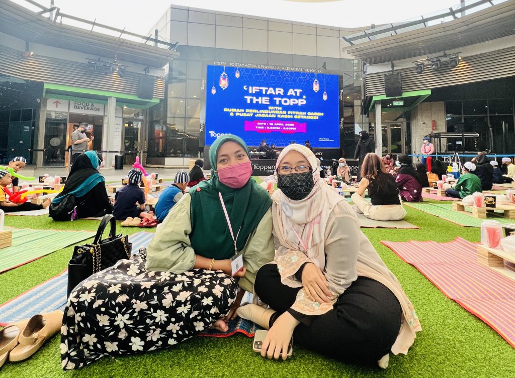 Toppen Shopping Centre Committed In Giving Back To The Community This Ramadan 