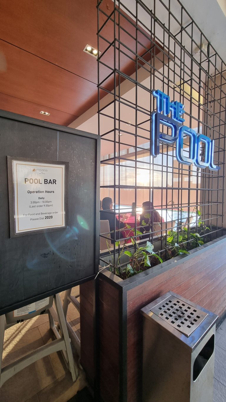 BBQ Poolside Buffet Dinner di Impiana Hotel Senai