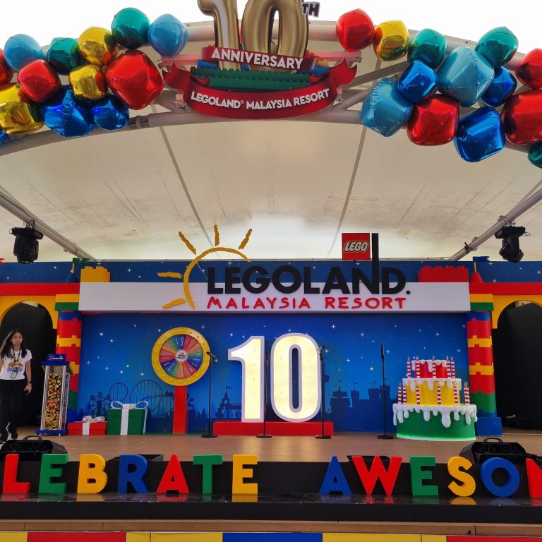 Happy 10th Anniversary Legoland!