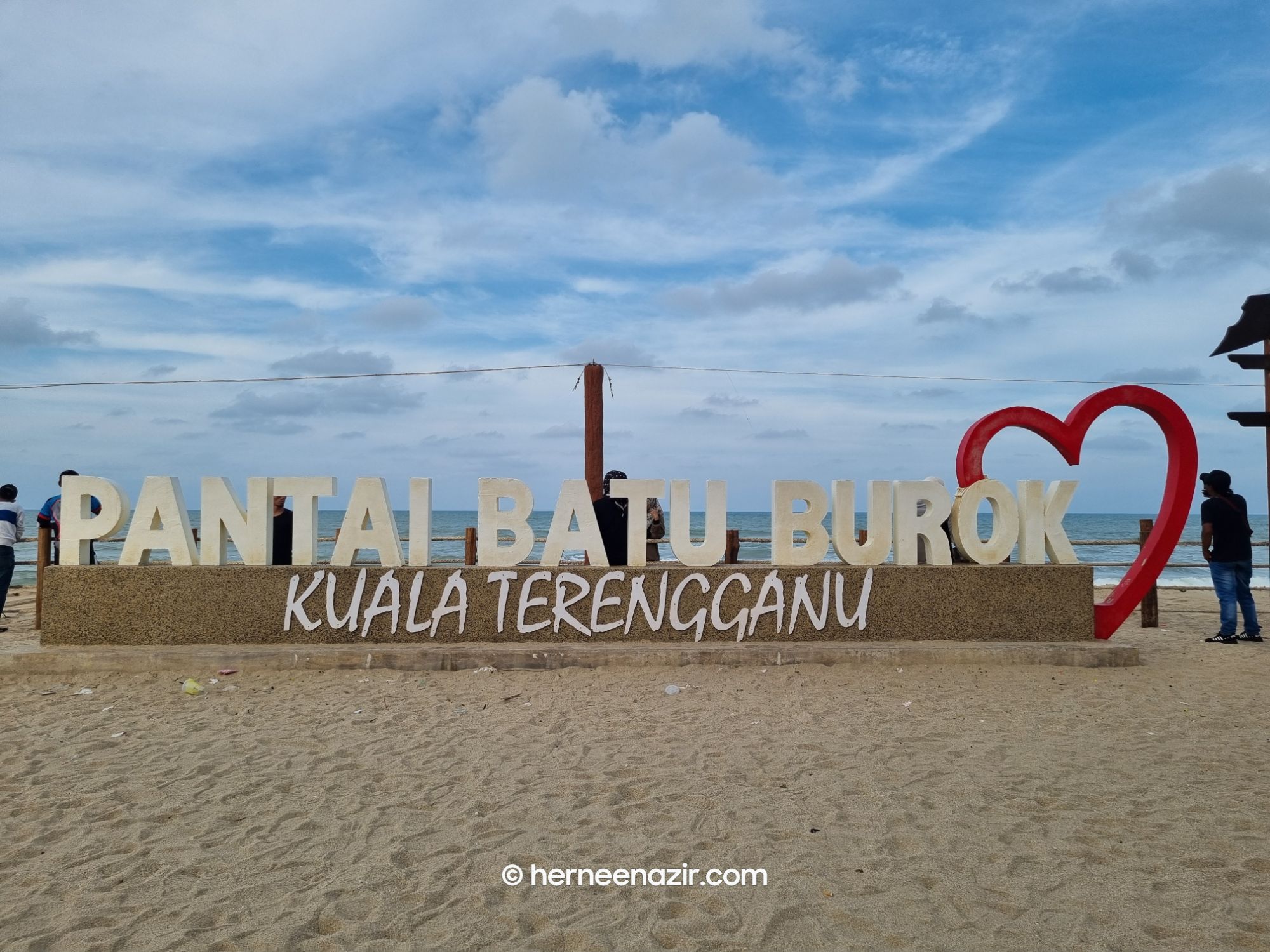 Wordless Wednesday – Pantai Batu Burok Kuala Terengganu