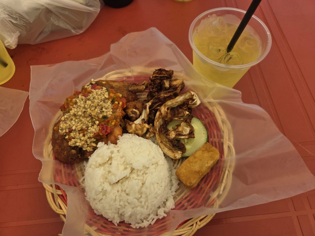 Warung Gepuk Nusantara: Nasi Ayam Gepuk Quarter Hanya RM11.50 Percuma Air Memang Berbaloi!