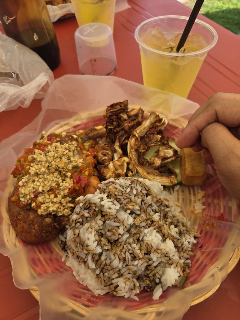 Warung Gepuk Nusantara: Nasi Ayam Gepuk Quarter Hanya RM11.50 Percuma Air Memang Berbaloi!